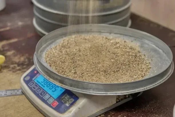 Korngrößenanalyse (Siebung + Hydrometer) in Pforzheim – DIN-geprüfte Laborverfahren